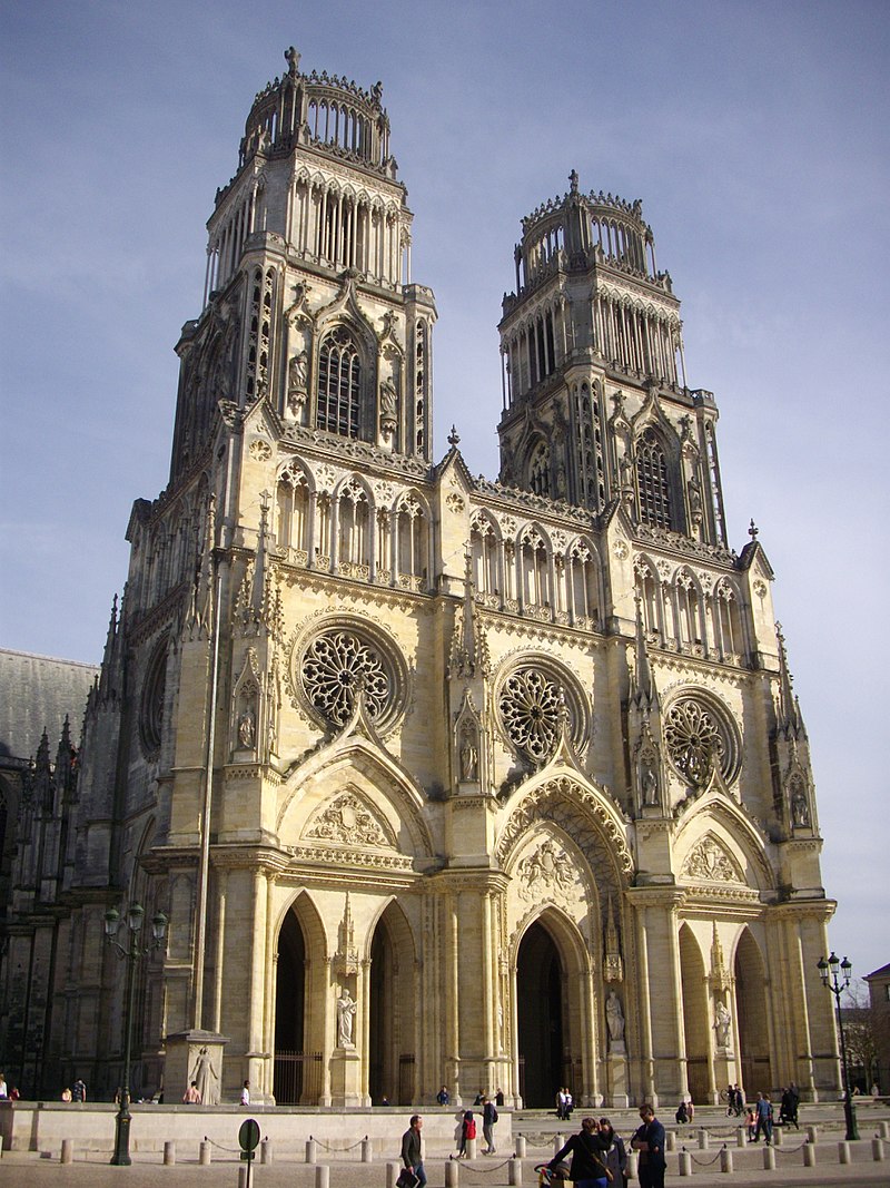 800px_Orleans_cathedrale_exterieur_18_.jpg